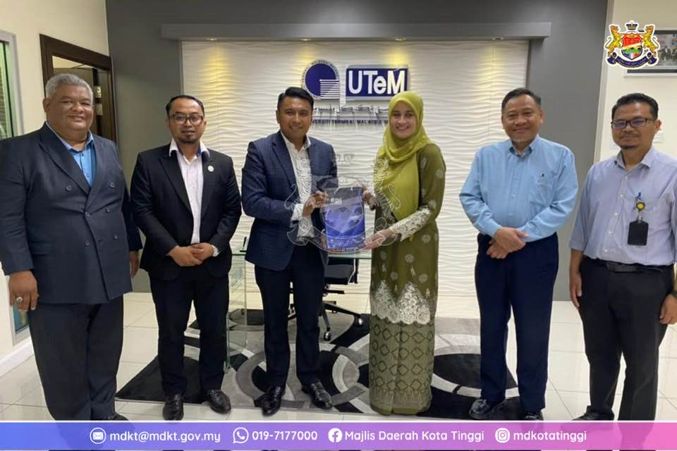 KUNJUNGAN HORMAT TUAN YANG DIPERTUA MAJLIS DAERAH KOTA TINGGI KEPADA NAIB CANSELOR UNIVERSITI TEKNIKAL MALAYSIA MELAKA