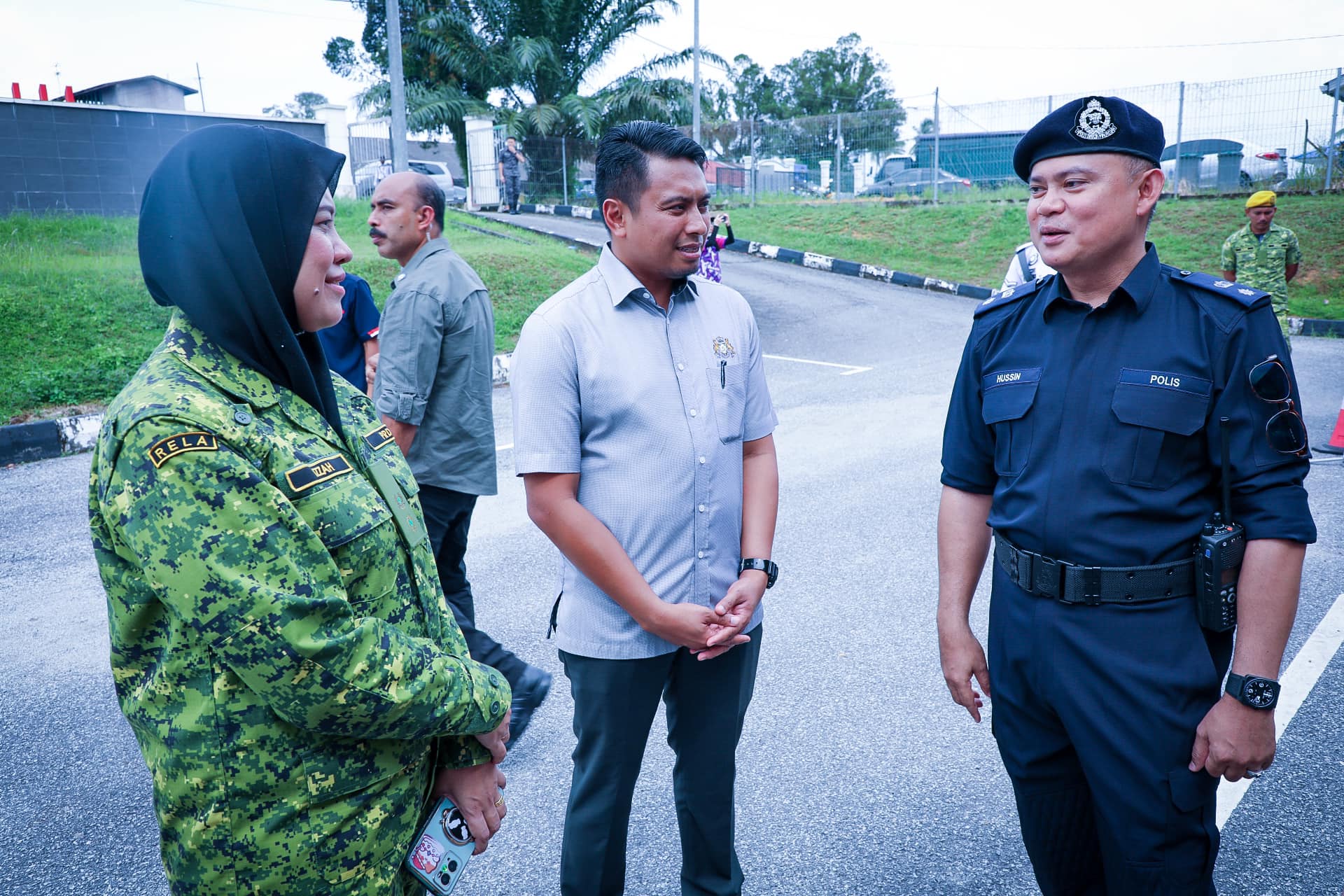 LAWATAN YB MENTERI DALAM NEGERI KE KAWASAN TERJEJAS BANJIR DI PUSAT PEMINDAHAN SEMENTARA (PPS) KOTA TINGGI, JOHOR