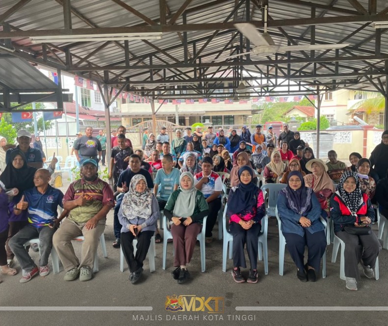 PROGRAM JOHOR BERSIH BERSAMA AHLI MAJLIS ZON 12 MAJLIS DAERAH KOTA TINGGI