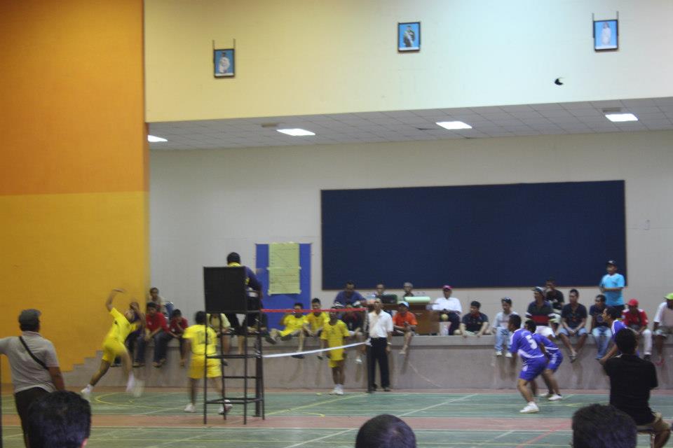 Karnival Hidup Penuh Erti