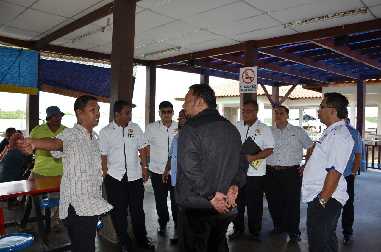 LAWATAN 'WALKABOUT' YDP TURUN PADANG KE KAWASAN AHLI MAJLIS ZON 18 DAN ZON 24 MAJLIS DAERAH KOTA TINGGI
