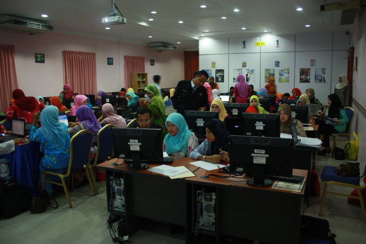 Program Merapatkan Jurang Digital bersama PPD Kota Tinggi
