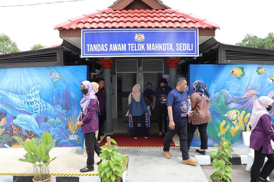 SEKITAR SESI LAWATAN PANEL PENILAI ASEAN PUBLIC TOILETS STANDARD AWARD 2023-2025 DI TANDAS AWAM TELUK MAHKOTA, TG. SEDILI, KOTA TINGGI